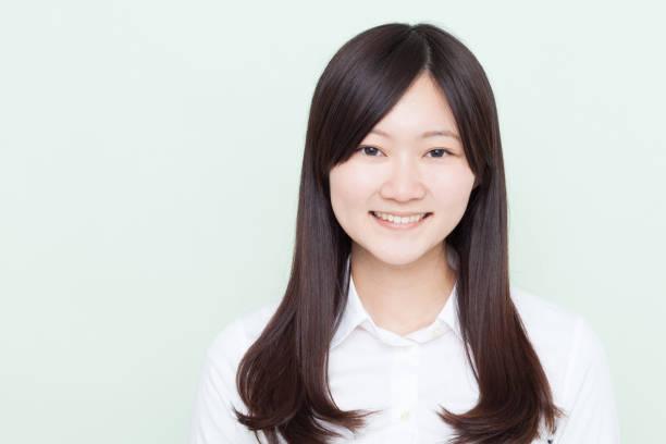 istock Japanese woman smiling 610880012