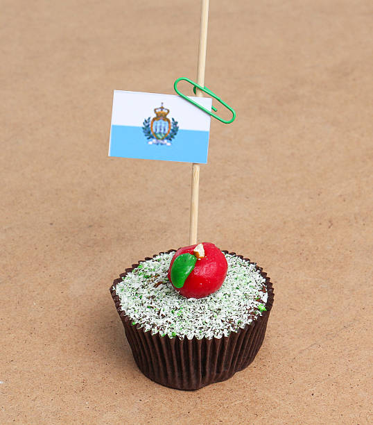 istock Flag of san marino on cupcake 610944076