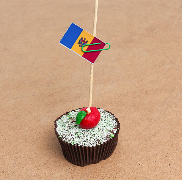 istock Flag of modova on cupcake 610944112