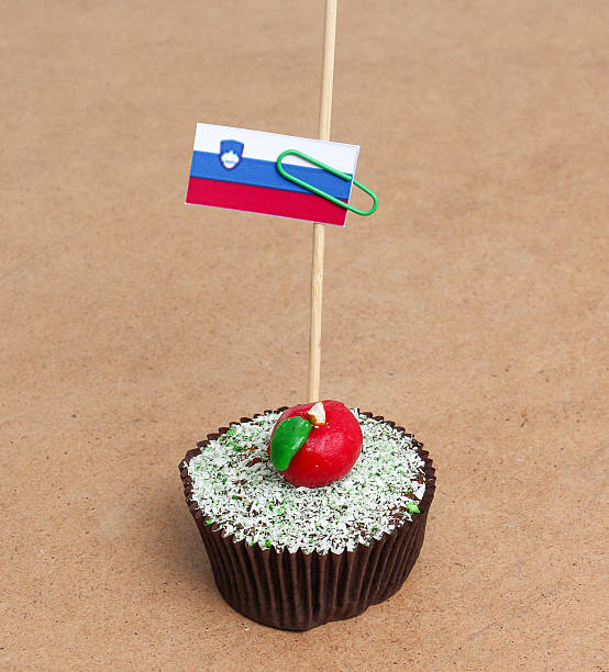 istock Flag of slovenika on cupcake 610944114
