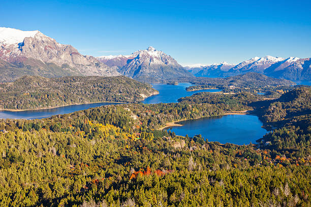 paysage de bariloche en argentine - panoramic bariloche argentina scenics photos et images de collection