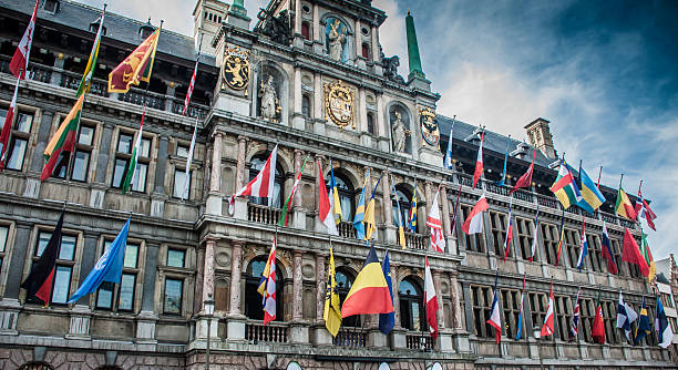 banderas de la unión europea en bélgica - global politics fotografías e imágenes de stock