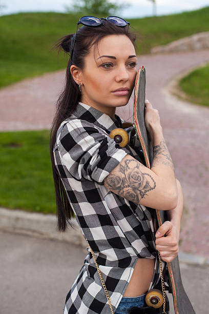 istock The woman hugs a skate 610970508