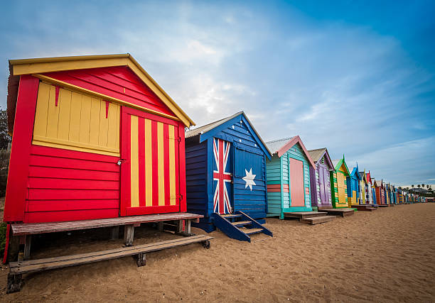 brighton strand badeboxen, melbourne. brighton strand befindet sich - australia brighton bathtub box stock-fotos und bilder