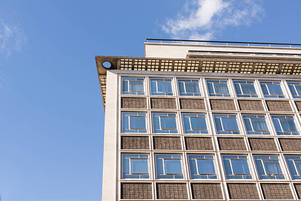 istock Exterior of an anonymous generic office building 610985746