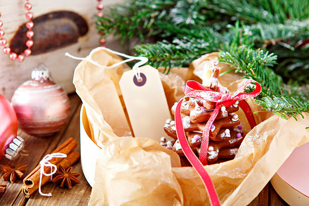 istock Home made baked Christmas gingerbread tree as a gift 611066604