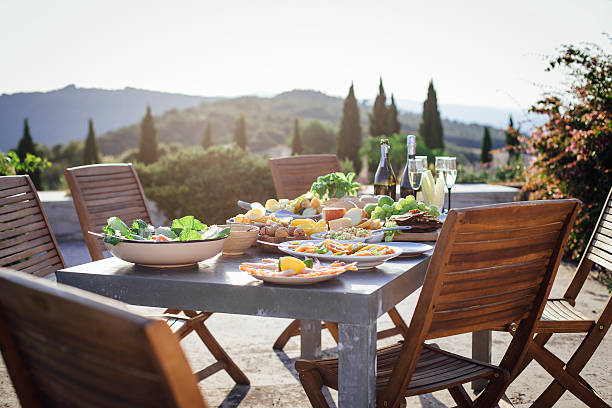 comida mediterránea alfesco - olive olive tree italy italian culture fotografías e imágenes de stock