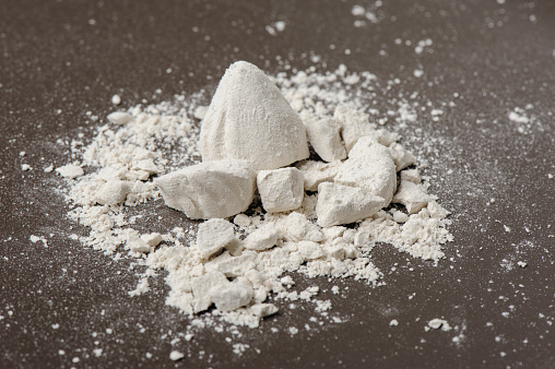 white clay filler or soft-prepared chalk or clay rich in alumina