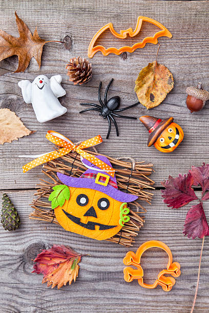 istock Traditional scary halloween holiday background 611097540
