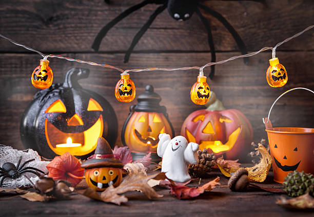 istock Traditional scary halloween holiday background 611101932