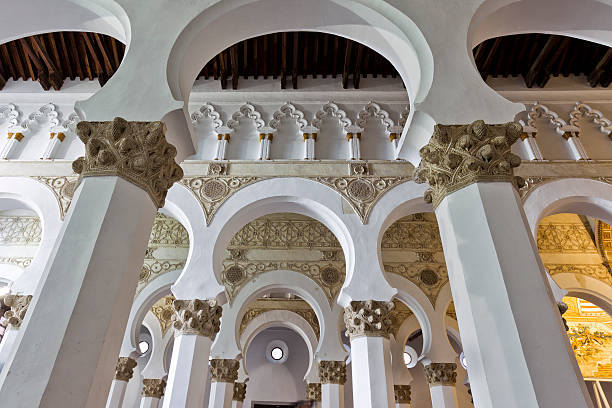 santa maria la blanca synagogue. toledo, spain. - sephardi imagens e fotografias de stock