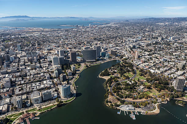 istock Oakland California Aerial View 611183354