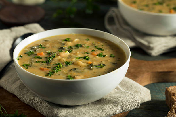 sopa casera de frijoles blancos - cooked soup food bowl fotografías e imágenes de stock
