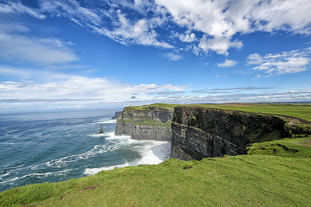 Cliffs of Moher Cliffs of Moher, Irland cliffs of moher stock pictures, royalty-free photos & images