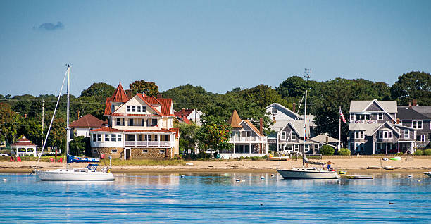 начало бэй викторианцы - august cape cod massachusetts new england стоковые фото и изображения