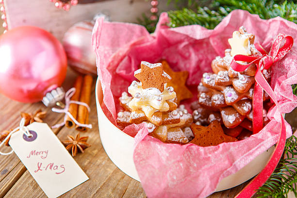 istock Home made baked Christmas gingerbread tree as a gift 611292280
