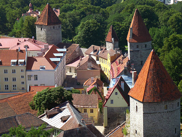 Medieval towers of the old city wall of Tallinn, Estonia Medieval towers of the old city wall of Tallinn, Estonia town wall tallinn stock pictures, royalty-free photos & images