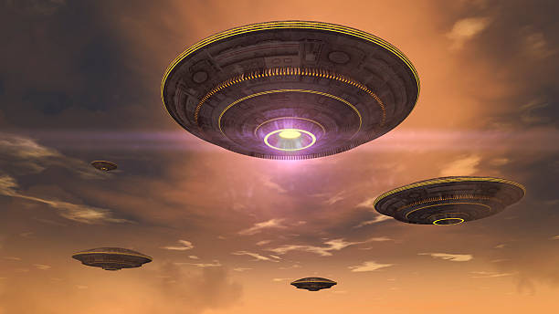 istock Unidentified flying object. Futuristic spaceship. 611295678