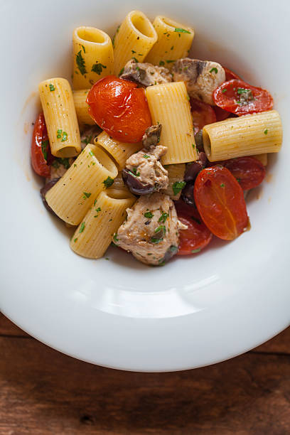 istock Rigatoni with Tuna Fish and tomato 611298030