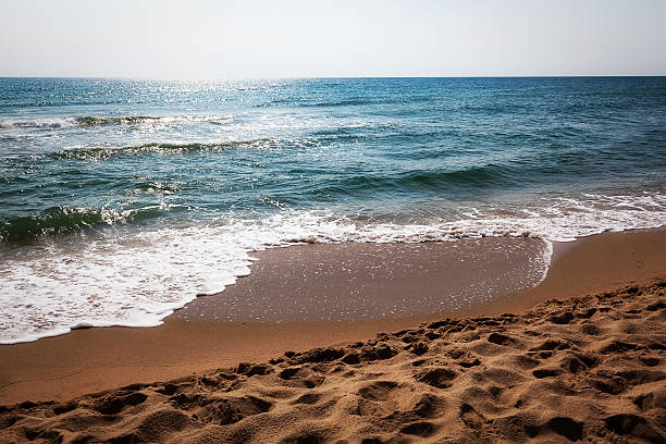 istock Sea surf on a Sunny day 611302544