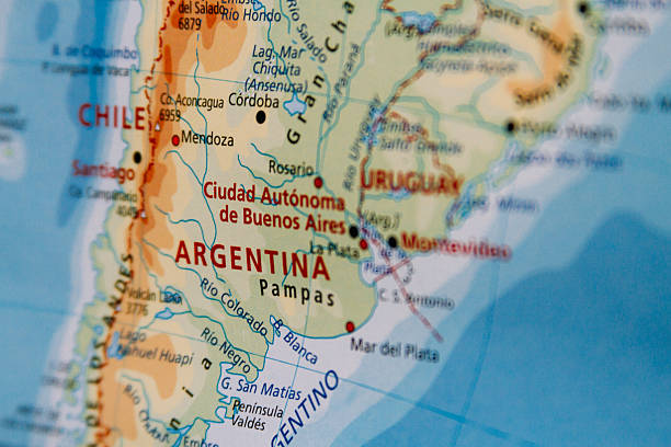 macro de primer plano de mapas en argentina - argentina map chile cartography fotografías e imágenes de stock