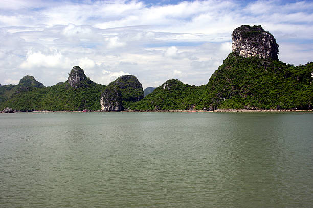 istock Halong Bay, Vietnam 611622258