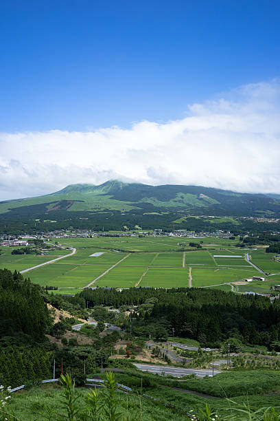 istock The view of Aso mountain. 1 611761492