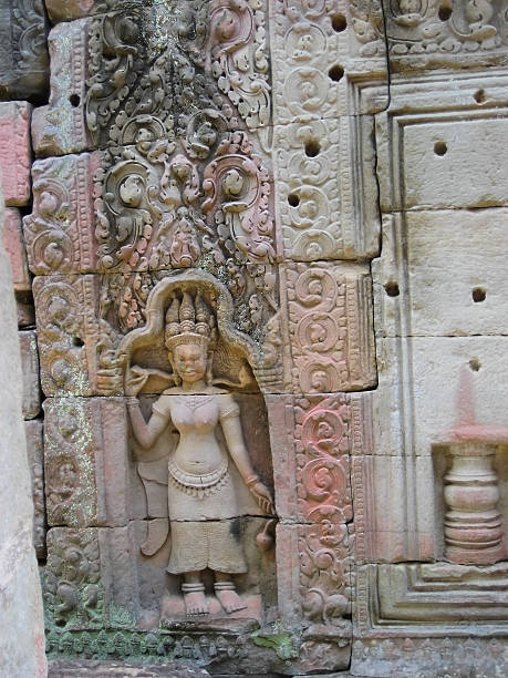 preah khan, reino de angkor, siem reap, camboja. - banyan tree asian ethnicity art cambodia - fotografias e filmes do acervo