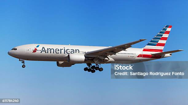 American Airlines Boeing 777200er Foto de stock y más banco de imágenes de American Airlines - American Airlines, Avión, Boeing 777