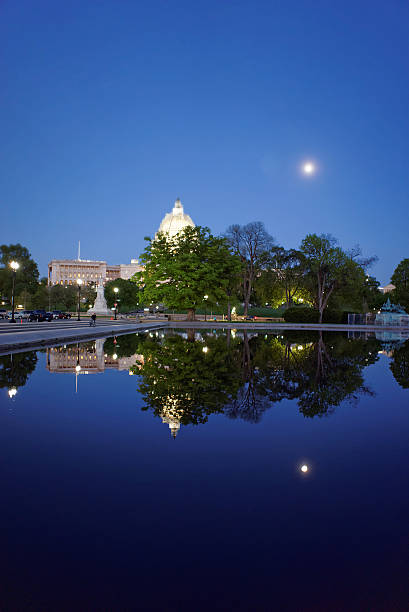 istock Night view at the pond and the US Capitol 611860374