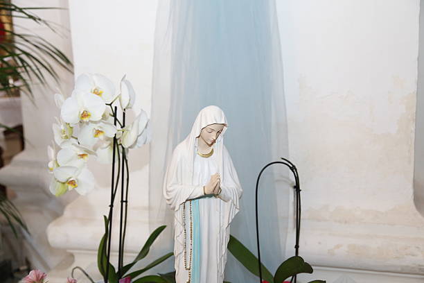 Maria mother of God Statue a little statue of Maria, mother of God. jusus stock pictures, royalty-free photos & images