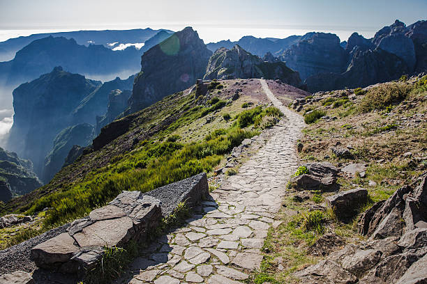 istock Pico de Arieiro, hiking trail 611899308