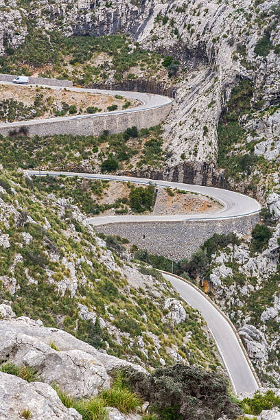 istock Serpentine road direction sa calobra, majorca 611901644