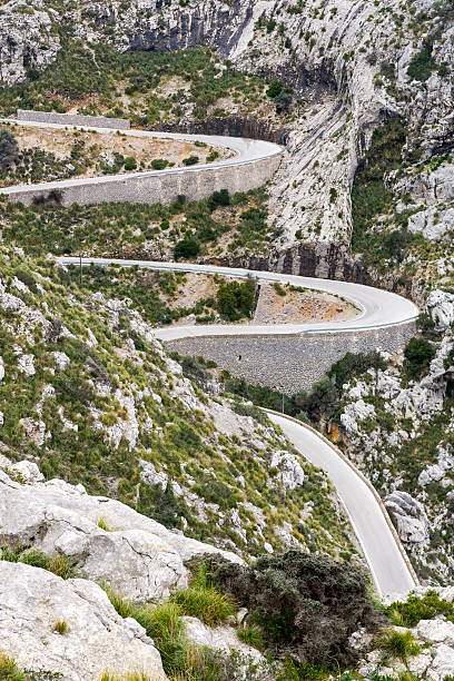 istock Serpentine road direction sa calobra, majorca 611902120