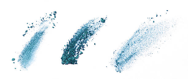 istock Green color eyeshadow stroke on background 612009534