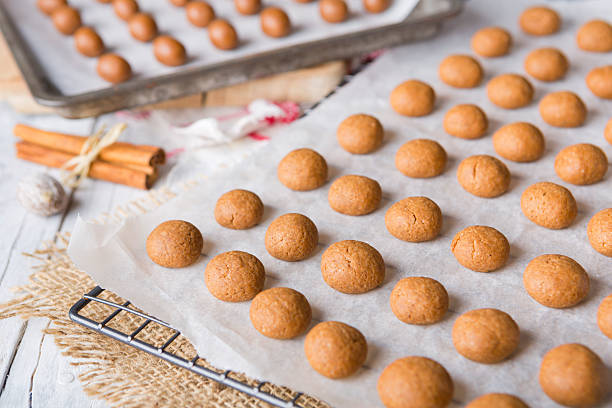 homemade pepernoten or kruidnoten for dutch holiday sinterklaas - baking traditional culture studio shot horizontal imagens e fotografias de stock