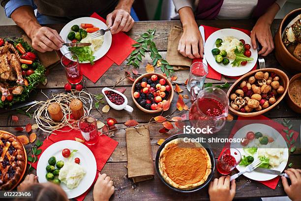 Foto de Feast De Ação De Graças e mais fotos de stock de Dia de Ação de Graças - Dia de Ação de Graças, Jantar, Família