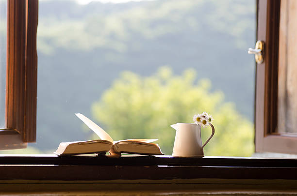 istock Education or Spring idea. Blurred photo for the background. 612228036