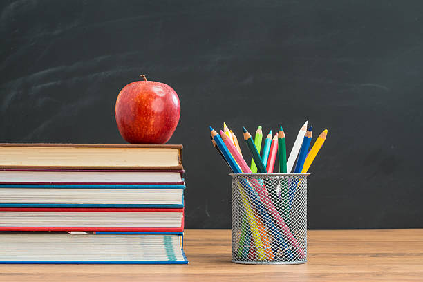istock apple lunch will help you have a good watercolor drawing 612232966