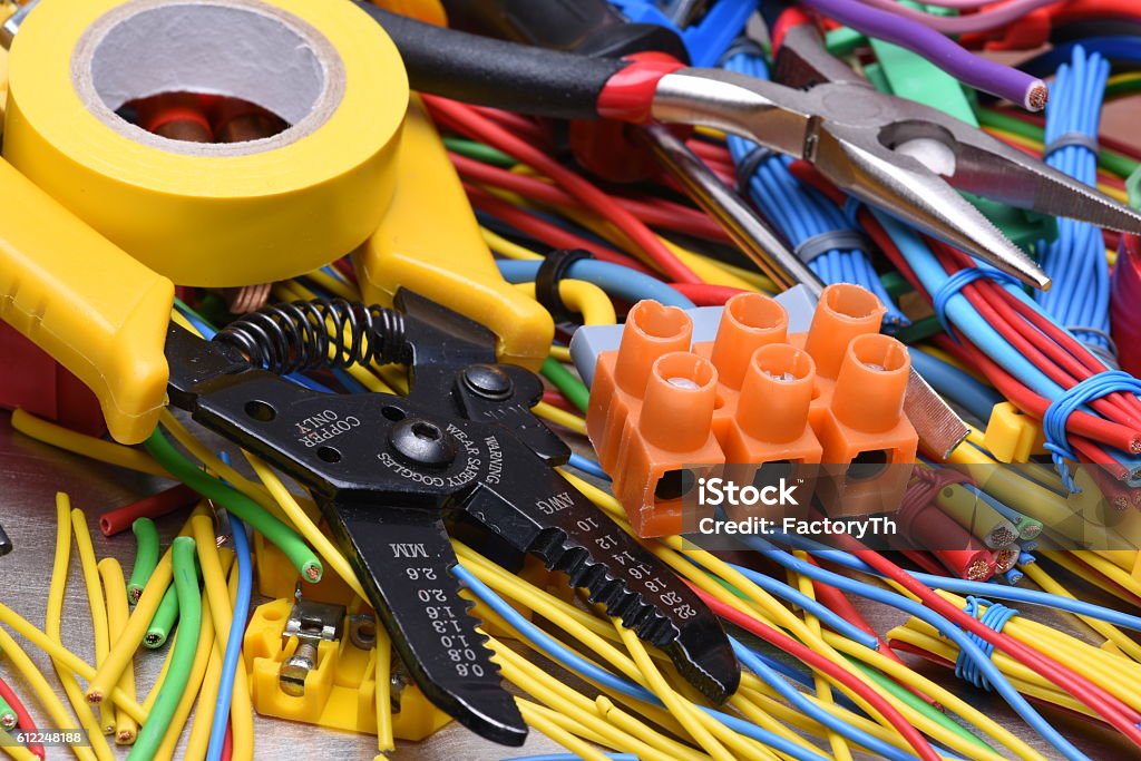 Elektrische Werkzeuge und Kabel für Elektroinstallationen - Lizenzfrei Elektrizität Stock-Foto