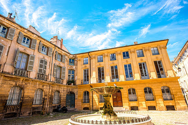 fuente de aix-en-provence - house residential structure colonial style landscape fotografías e imágenes de stock