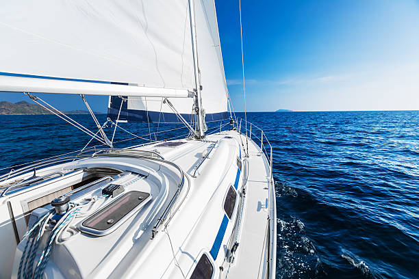 segelboot  - sailing cable winch yacht sport stock-fotos und bilder