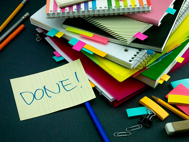 istock Somebody Left the Message on Your Working Desk; Done 612374286