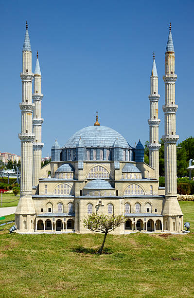 miniaturk, istanbul. le cupole della moschea selimiye a edirne, turchia. - sultan selim ii foto e immagini stock