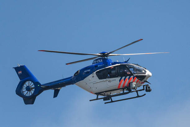 헬리콥터 유로 콥터 - 네덜란드 경찰 항공 서비스의 ec135 - police helicopter 뉴스 사진 이미지