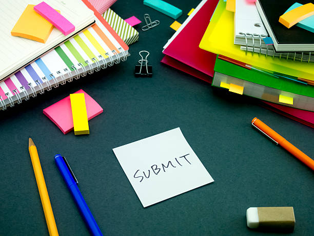istock Somebody Left the Message on Your Working Desk; Submit 612482328