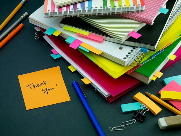 istock Somebody Left the Message on Your Working Desk; Thank You 612482528