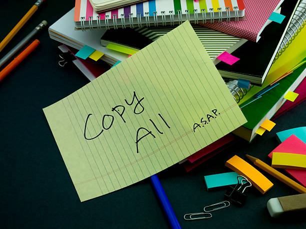 istock Somebody Left the Message on Your Working Desk; Copy All 612483130