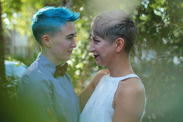 casal  - homosexual couple lesbian wedding homosexual - fotografias e filmes do acervo