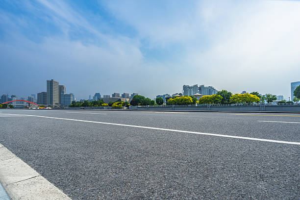 istock clean city road 612619398